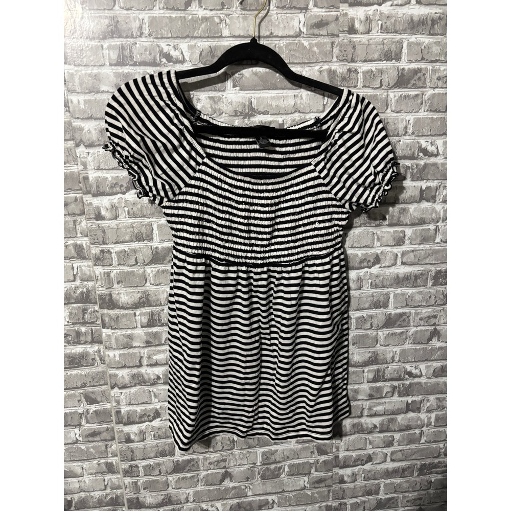 International Concepts‎ Striped tee